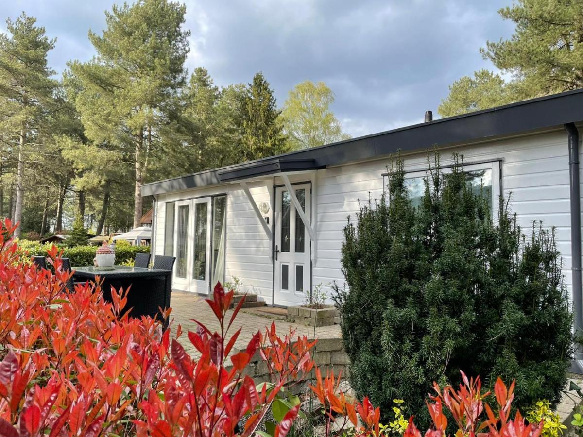 Luxe vakantiehuis in het bos Overbroek Buitenkant foto