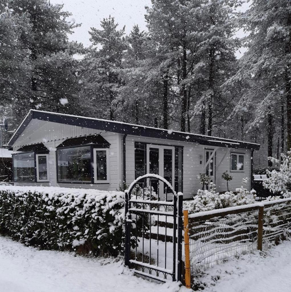 Luxe vakantiehuis in het bos Overbroek Buitenkant foto