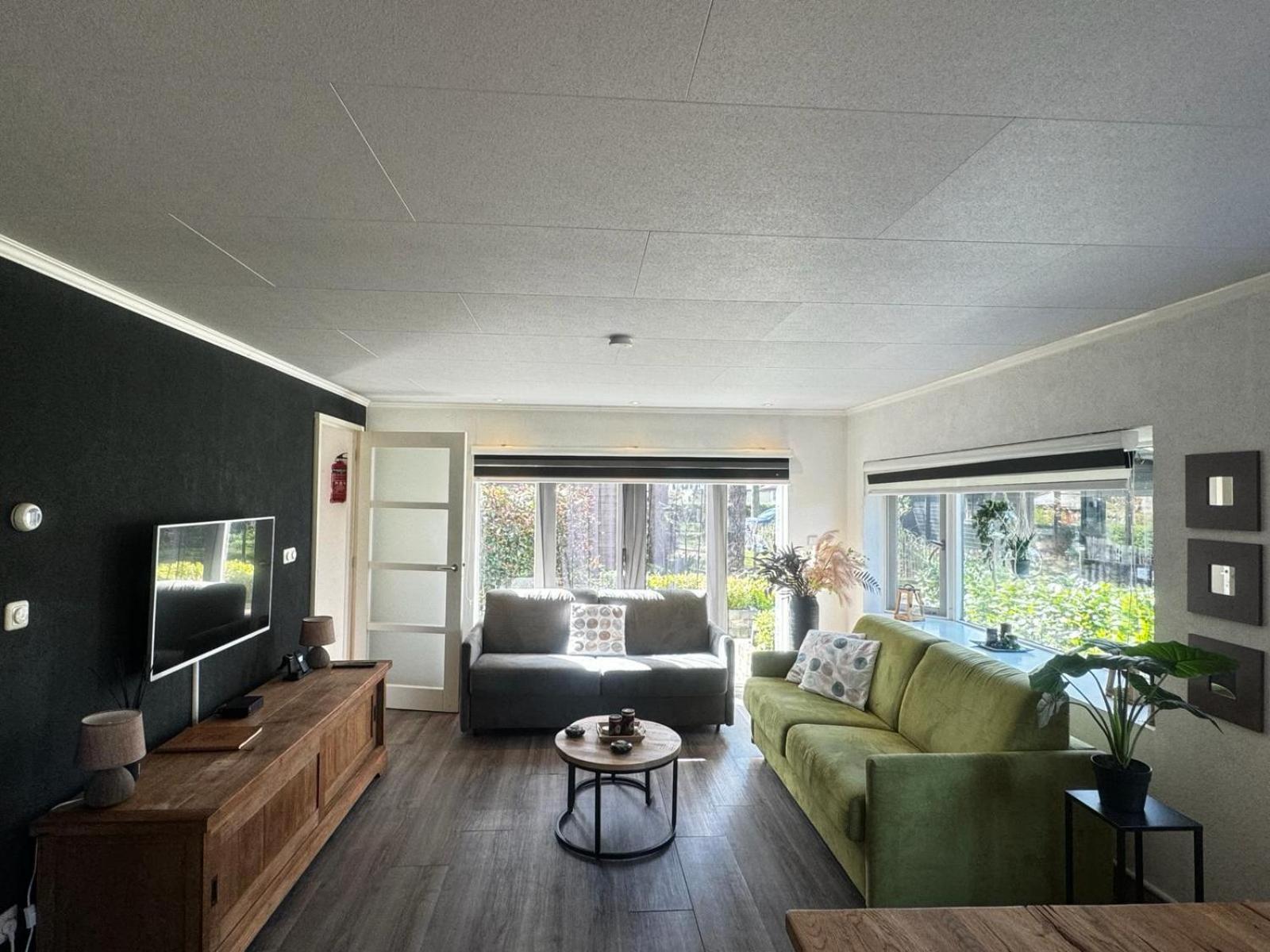 Luxe vakantiehuis in het bos Overbroek Buitenkant foto